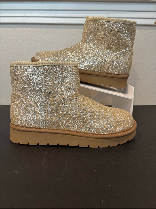 Cat & Jack Other - Cat & Jack Girls Honor Faux Suede Style Fur Lined Gold Glitter Boots Toddler 13